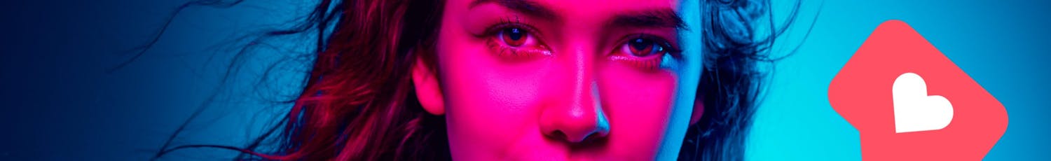 Portræt foran kunstigt lys.